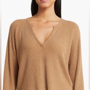 Beyond Yoga Women's V-Neck Waffle Knit Sweater - Camel Brown